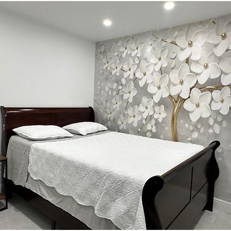 Blue Orchid Escape - 2 Bedrooms 2 Queen Beds 탬파 외부 사진